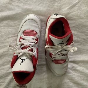boys jordan sneakers size 7 1/2 youth size 3.5